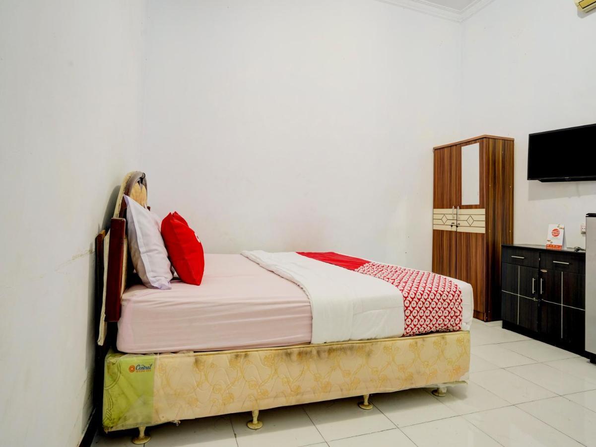 Super Oyo 90118 Hotel Diamond Syariah Subang Dış mekan fotoğraf