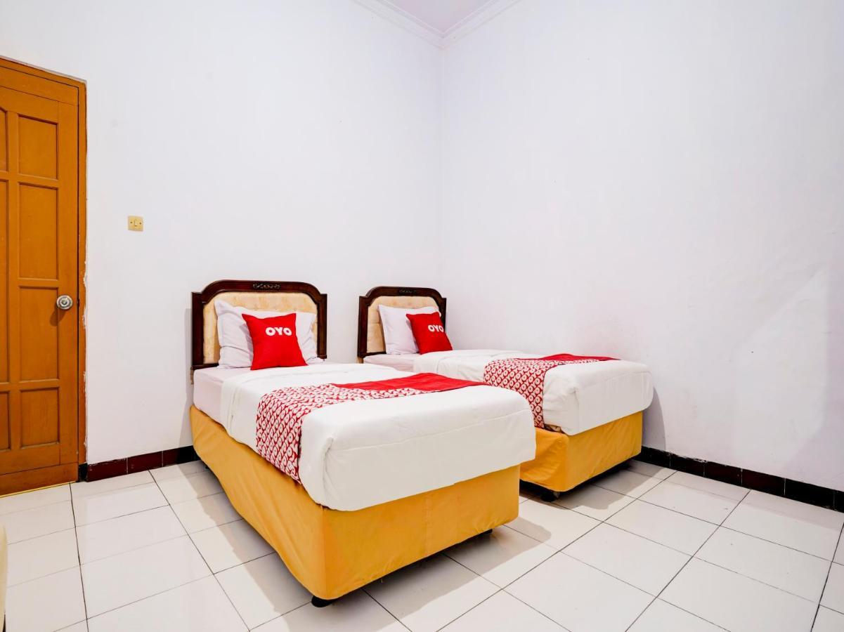 Super Oyo 90118 Hotel Diamond Syariah Subang Dış mekan fotoğraf