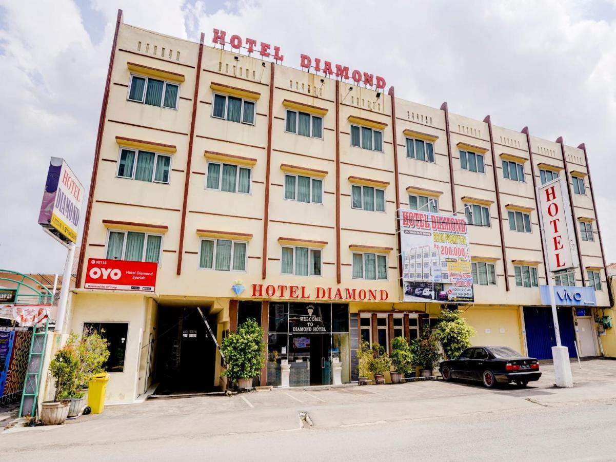 Super Oyo 90118 Hotel Diamond Syariah Subang Dış mekan fotoğraf